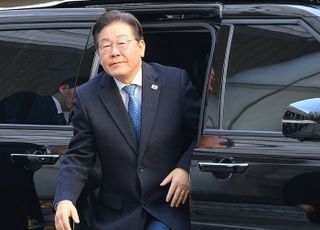 이재명 '위증교사 혐의' 항소심 시작…대장동 재판 갱신 절차도