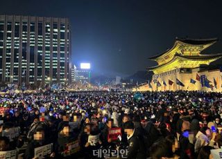 광화문 '천막 정치' 돌입한 야권…"내란수괴 尹 파면"