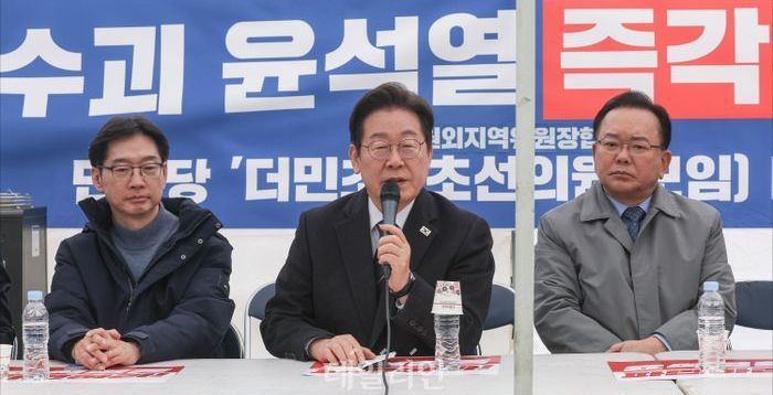 [현장] 尹 석방에 비상 걸린 민주당…탄핵 '단일대오' '헌재 압박' 동시에