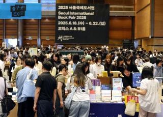 젊은 층 몰리고, 어린이 열광하고…‘책 축제’에 쏠리는 관심 [책과 축제①]