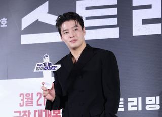 강하늘의 원맨쇼…실시간 추적 스릴러 '스트리밍' 탄생 [D:현장]