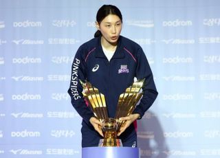 우승에 목마른 김연경 “PO 최대한 길게 갔으면...”