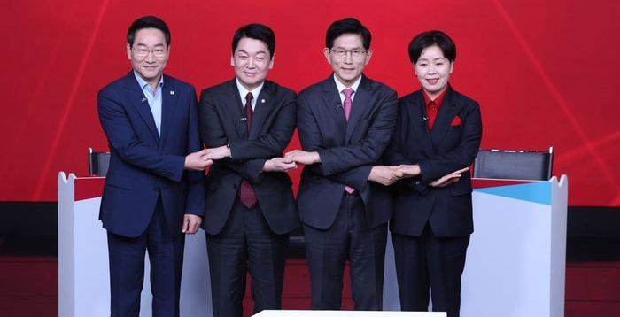 독후감 쓸 책?…안철수·양향자 '조국의 시간' 김문수·유정복 '문재인의 운명'