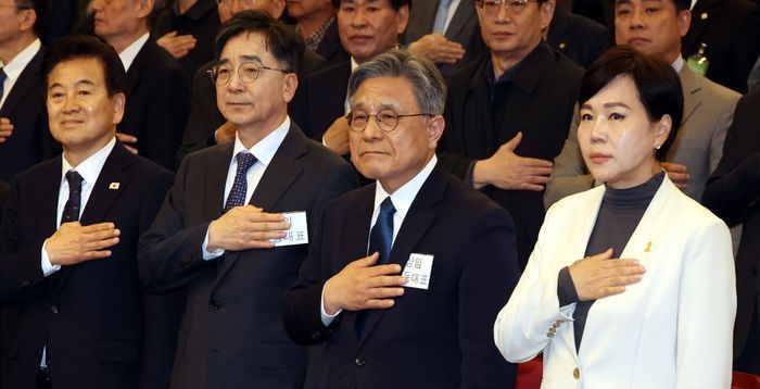 '이재명 싱크탱크' 내홍…"성장과 통합 해산" vs "확인되지 않아"