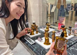 갤러리아백화점, 가정의 달 맞아 '빌라 에르바티움' 향수 제안