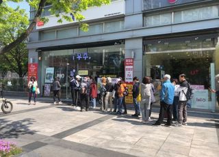 "SKT 유심 공급 안정화까지 신규 가입 중단"…가입자 감소 타격 불가피(종합)