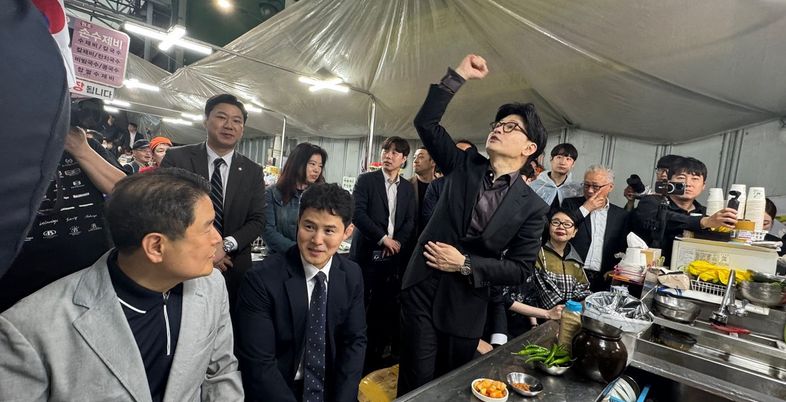 [현장] "사랑 받기 위해 노력했다"… '다시 대구' 한동훈, '이재명 심판날' 잔치국수