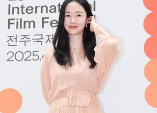 포즈 취하는 이정현 [26th JIFF]