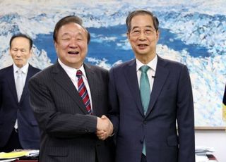 한덕수, 이재명 정조준…"개헌 말 바꾸기, 국민에 대한 중대범죄"