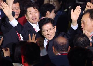 김문수, 한동훈 꺾고 국민의힘 대선 후보 선출…득표율 56.53%(2보)