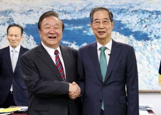 한덕수, 이재명 정조준…"개헌 말 바꾸기, 국민에 대한 중대범죄"
