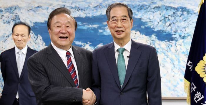 한덕수, 이재명 정조준…"개헌 말 바꾸기, 국민에 대한 중대범죄"
