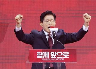 [데일리안 오늘뉴스 종합] 김문수, 한동훈 꺾고 국민의힘 대선 후보 선출…득표율 56.53%, 김문수, 수락연설서 "이재명 집권 막기 위해 어떤 세력과도 연대하겠다", 출국 전 유심 교체 못하면 어쩌나…SKT "피해 시 책임지고 보상" 등
