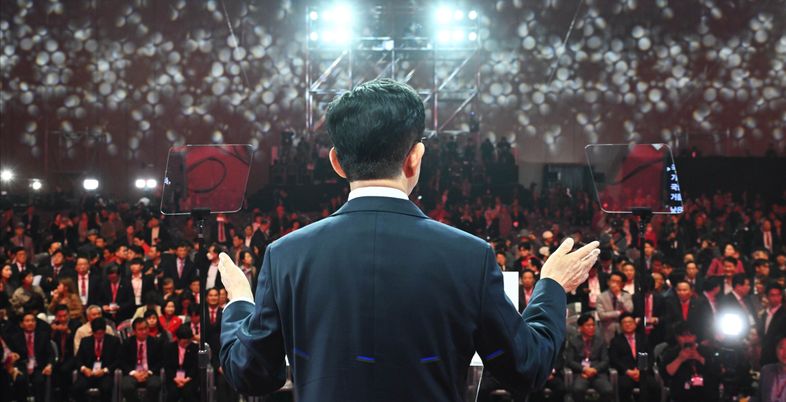 [현장] '김문수' 선출되자 순식간에 번진 함성…'태극기' 흔들며 축제 만끽