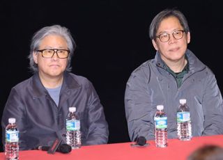 질문 듣는 박찬욱 감독-박찬경 감독[26th JIFF]