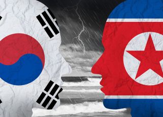 2년 넘게 끊긴 '남북 핫라인'…뾰족한 수 못 찾는 정부