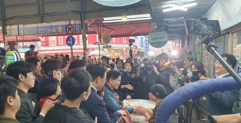 [현장] '포천·의정부'서 첫걸음 뗀 김문수…"어려운 분 찾아 따뜻한 보살핌 드릴 것"