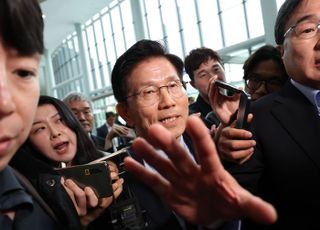 김문수, 압박에 돌연 일정 중단…주도권 선언으로 기강 잡기 시도 [단일화 분수령 ①]
