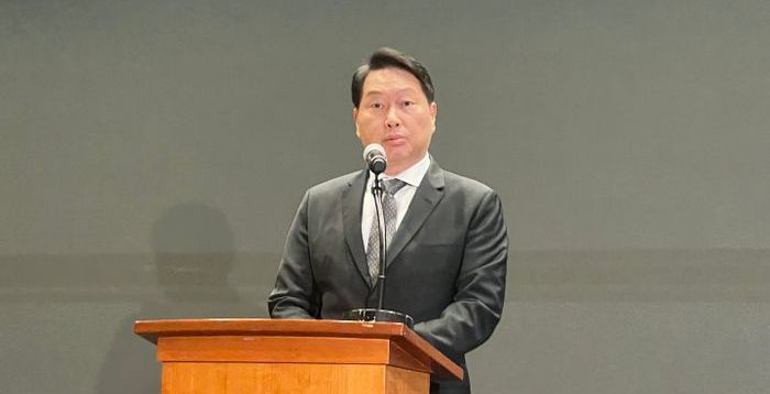 최태원 "SKT 해킹 사태 질책 겸허히 수용…위약금 면제는 이사회 검토중"