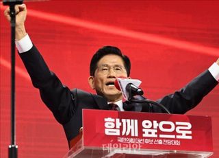 '김문수 지지' 전직 의원 209명 "지도부 후보교체 술수 삼가라"
