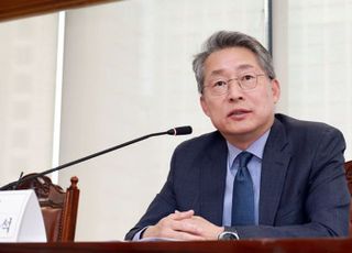 고용차관 “주 4일제 일률 적용 어려워…재정 지원 고민 필요”