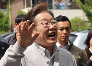 [현장] '호남' '충청' 찾은 이재명, 파기환송심 연기에 지지자들 환호