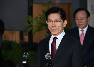 김문수, 8시 30분 긴급 기자회견…'단일화 절차 강행'에 입장 표명 주목