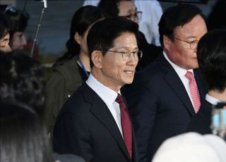 [속보] 김문수 "강제 단일화는 당헌·당규 위반, 형사처벌 대상"