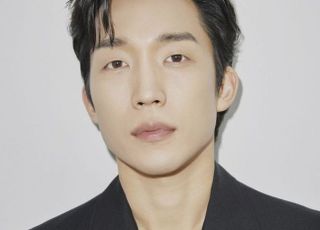 이상이, 초록뱀 엔터와 전속계약 “다재다능한 매력 펼칠 수 있도록 지원할 것”