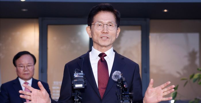 김문수, '강제 단일화'에 극한 반발…"끌어내리려는 작업 손떼라"