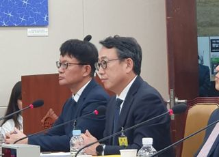 SKT 유영상 "위약금 문제 포함해 고객 신뢰 회복할 것"