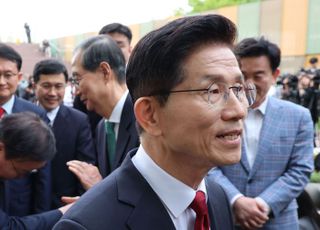 [속보] 김문수, 오전 11시 국민의힘 의원총회 참석