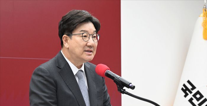 [속보] 권성동 "단일화 열망에 다소 과격한 발언해 김문수에 사과"