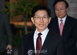 [속보] 김문수 "단일화 불법 시도 반민주적 행위…즉각 중단해달라"