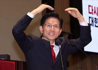 하트 만든 김문수 국민의힘 대선 후보