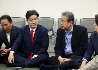 김무성·유준상, '단일화 촉구 단식' 중단…"아름다운 단일화 이루지 못할 상황"