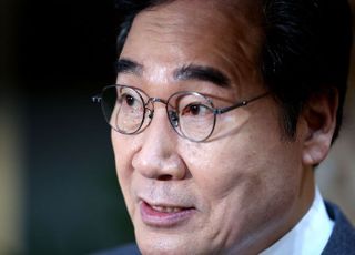 [속보] 이낙연 "광란의 시대…고심 끝 대선 불출마"