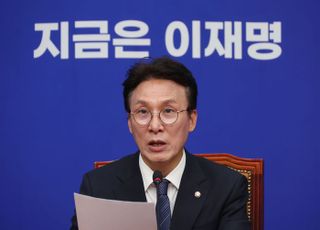"새벽에 한 시간만에 단독 접수? 경선 왜 했냐"…김민석, '강제 단일화' 소동 맹공