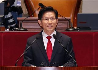 [속보] 법원 “김문수 대통령 후보자 선출 취소 효력정지 가처분 접수”