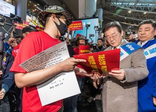 '무적해병' 표심 잡는 이재명…"독립적 '준 4군 체제' 개편"