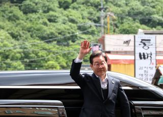 이재명 "요란한 소수가 다수 흔들어"…김장하 "승복할 줄 알아야"