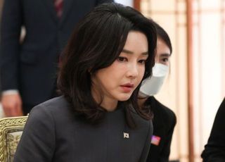檢, '명태균 의혹' 관련 김건희 소환 정식 통보…불응 시 강제수단 검토