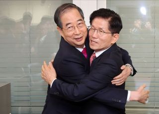 김문수-한덕수 화해의 포옹, 국민의힘 진통 끝에 대선 후보 확정