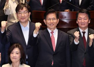 의총서 '큰절' 올린 김문수 "오늘부터 우리는 원팀…이재명 심판해야"