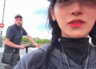 [영상] "창녀는 꺼져" 해외서 영상 찍다가 모욕당한 한국女