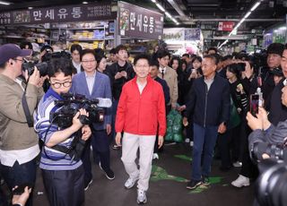 [현장] 김문수, 가락시장서 선거운동 개시…"'드라마틱' 극적 반전 일으킬 것"