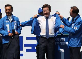 이재명 광화문 출정식 "한 사람이 어떻게 나라 망치는지 처절히 경험"