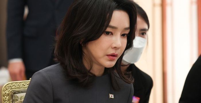검찰, '공천개입 의혹' 김건희 14일 소환 통보…응할지는 미지수