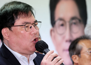 '이재명 측근' 정진상, 대장동 민간업자 재판서 재차 증언 거부