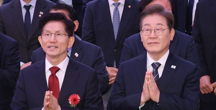 "청빈한 삶→전광훈이 키웠다"…민주당 '김문수 견제' 전략은